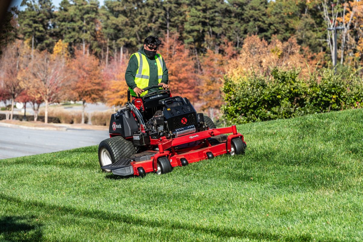 What to Look for in a Commercial Landscaping Contract | A Great Choice