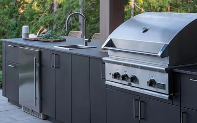 Outdoor Kitchen & Fire Pit